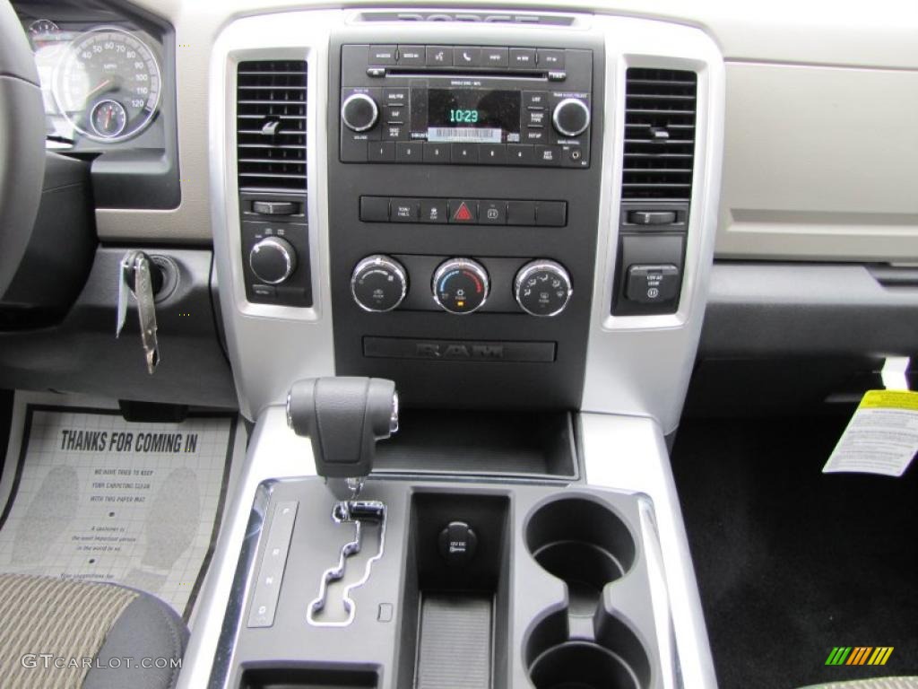 2011 Ram 1500 SLT Outdoorsman Crew Cab 4x4 - Deep Cherry Red Crystal Pearl / Dark Slate Gray/Medium Graystone photo #12