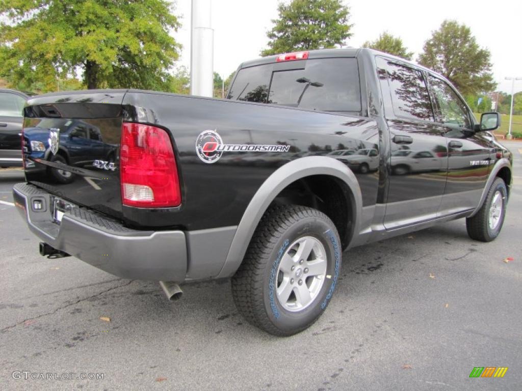 2011 Ram 1500 SLT Outdoorsman Crew Cab 4x4 - Brilliant Black Crystal Pearl / Dark Slate Gray/Medium Graystone photo #3