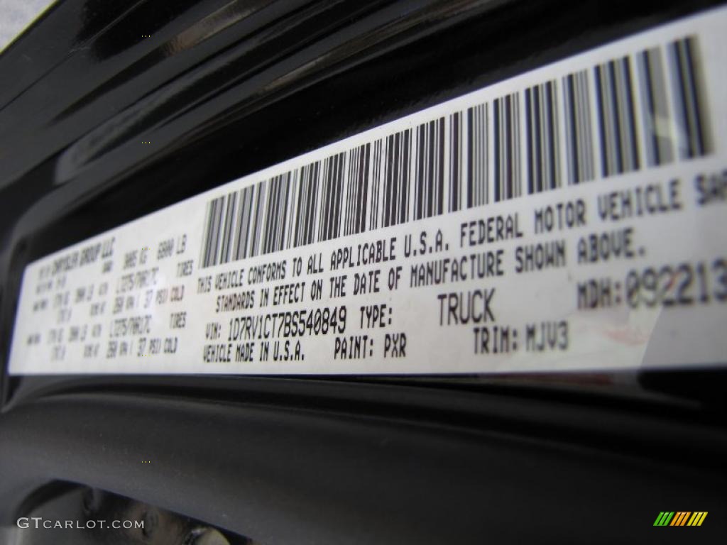 2011 Ram 1500 SLT Outdoorsman Crew Cab 4x4 - Brilliant Black Crystal Pearl / Dark Slate Gray/Medium Graystone photo #15