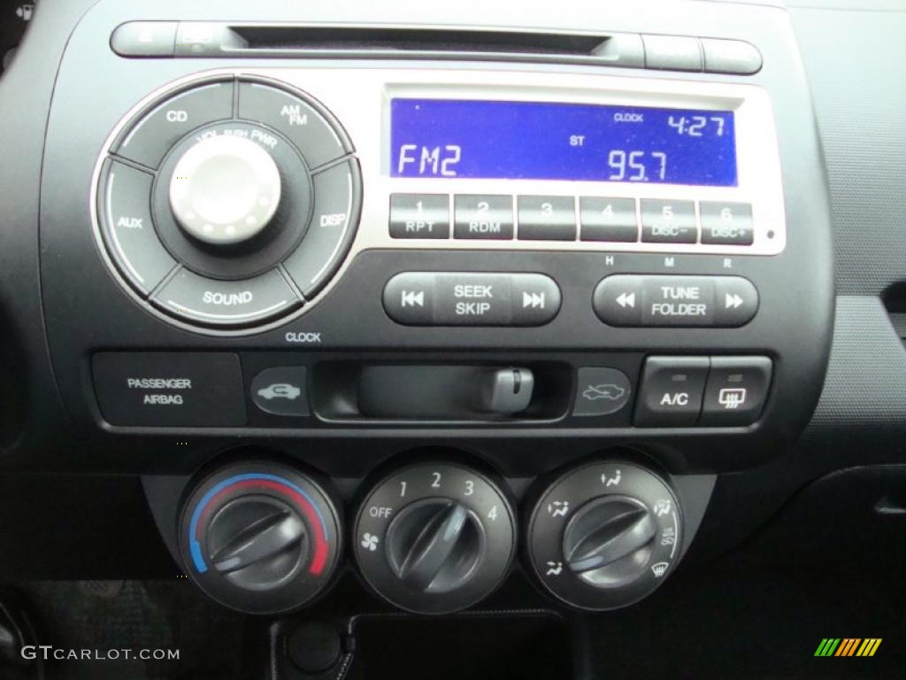 2008 Honda Fit Sport Controls Photo #38718063