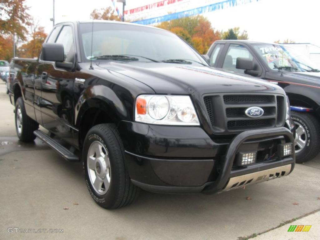 2004 F150 XL Regular Cab - Black / Dark Flint photo #3