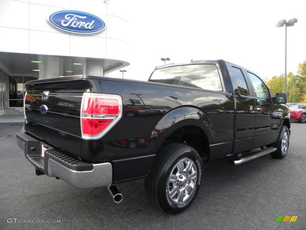 2010 F150 XLT SuperCab - Tuxedo Black / Medium Stone photo #3