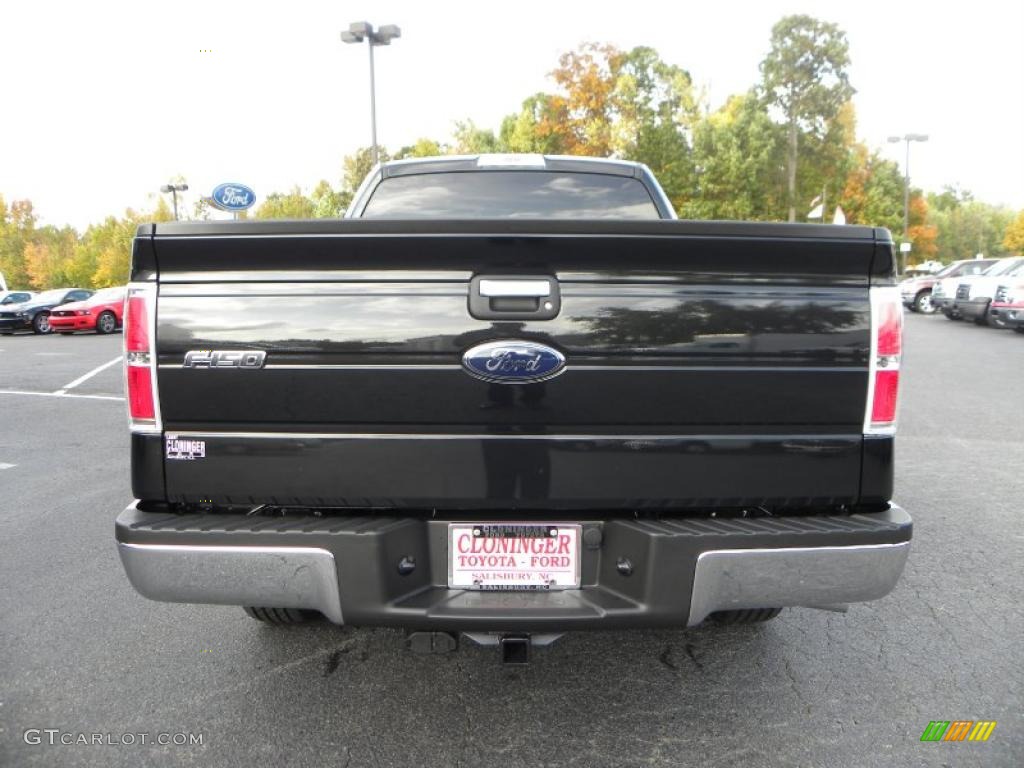 2010 F150 XLT SuperCab - Tuxedo Black / Medium Stone photo #4