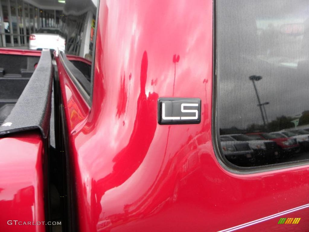 2002 Chevrolet S10 LS Extended Cab Marks and Logos Photo #38722595