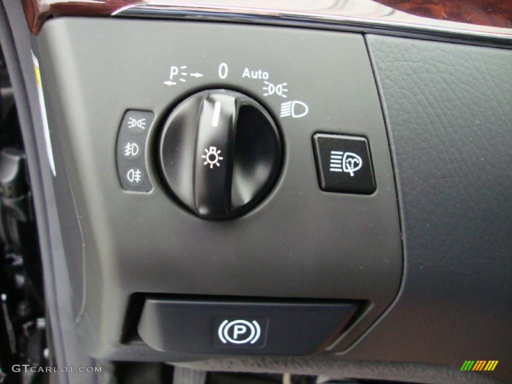 2005 Mercedes-Benz S 500 4Matic Sedan Controls Photo #38723367