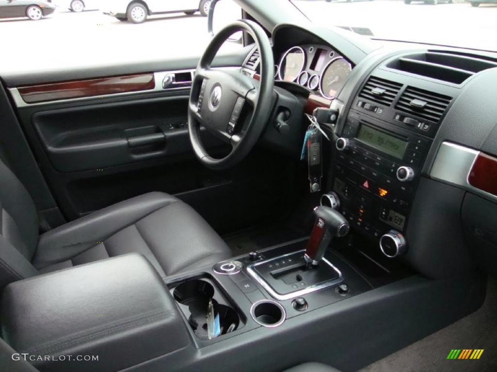 Anthracite Interior 2004 Volkswagen Touareg V6 Photo #38723695