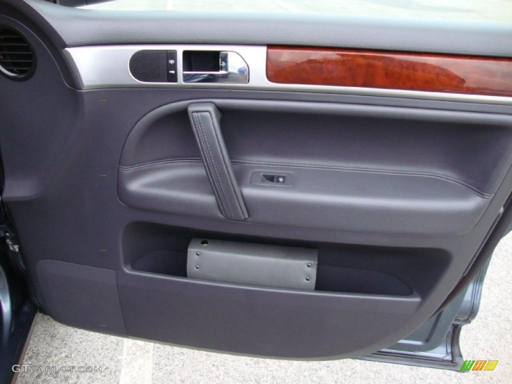 2004 Volkswagen Touareg V6 Anthracite Door Panel Photo #38723739