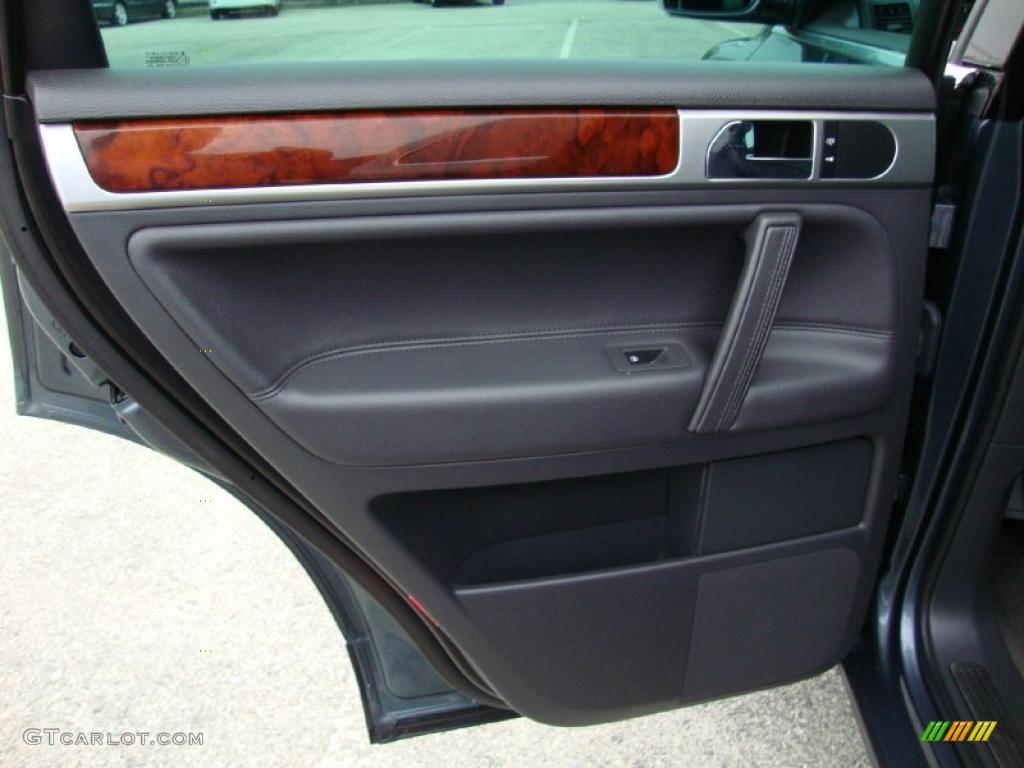 2004 Volkswagen Touareg V6 Anthracite Door Panel Photo #38723799