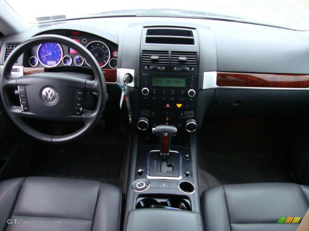 2004 Volkswagen Touareg V6 Anthracite Dashboard Photo #38723835