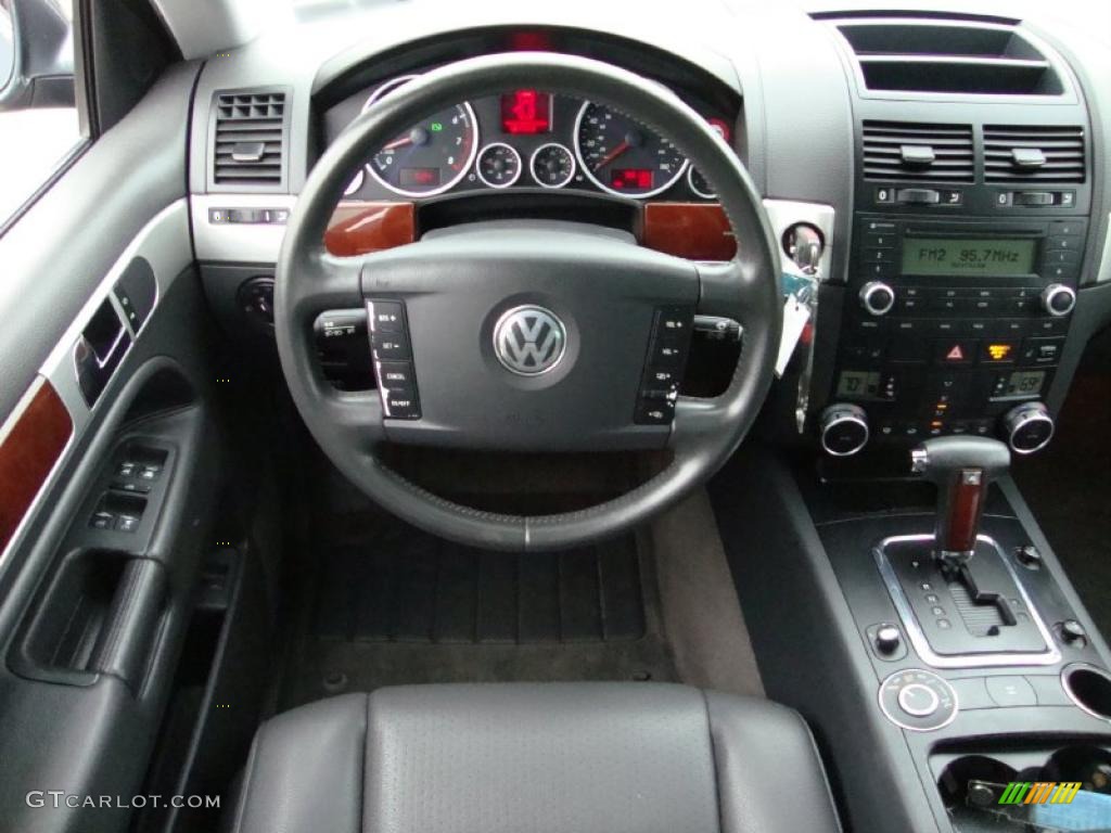 2004 Volkswagen Touareg V6 Anthracite Steering Wheel Photo #38723847
