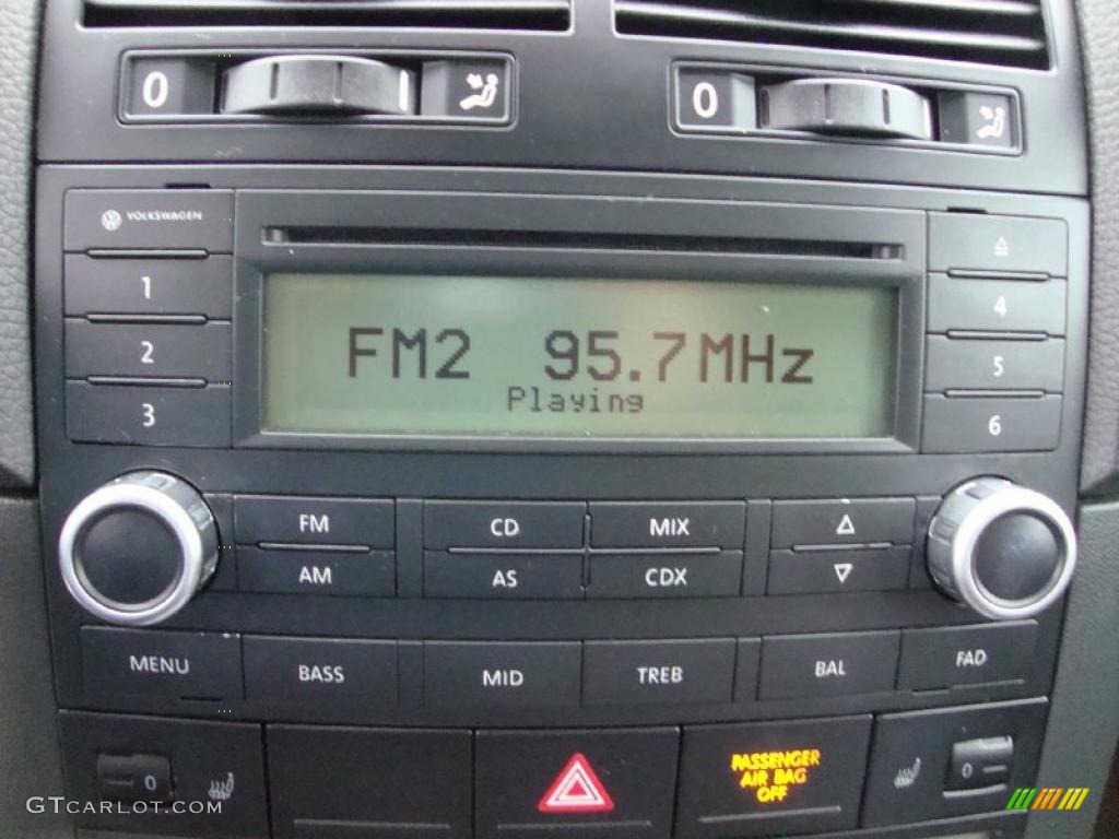 2004 Volkswagen Touareg V6 Controls Photo #38724059