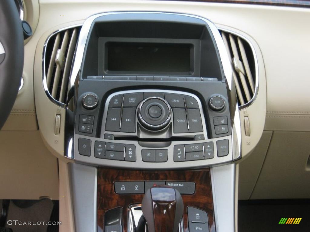 2011 Buick LaCrosse CXL Controls Photo #38724099