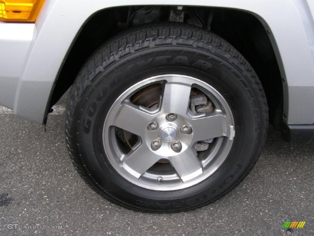 2010 Jeep Commander Sport 4x4 Wheel Photo #38724455