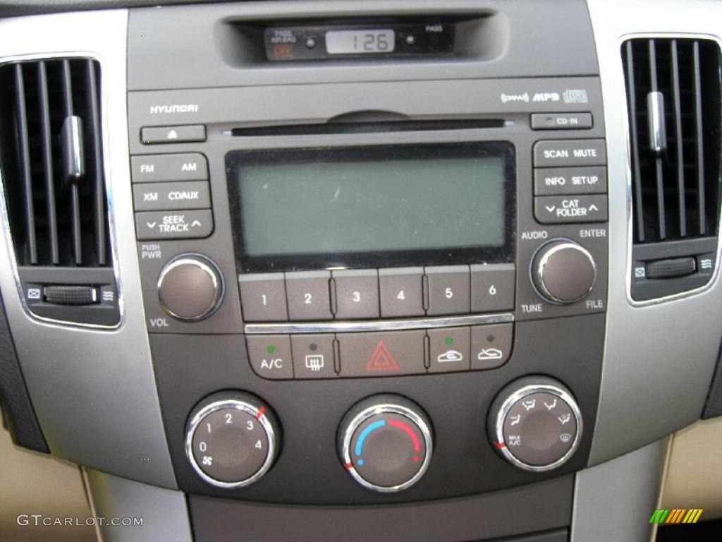 2010 Hyundai Sonata GLS Controls Photo #38725571