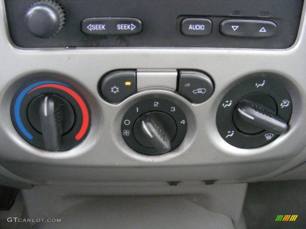 2008 Chevrolet Colorado Work Truck Regular Cab Chassis Controls Photo #38726903