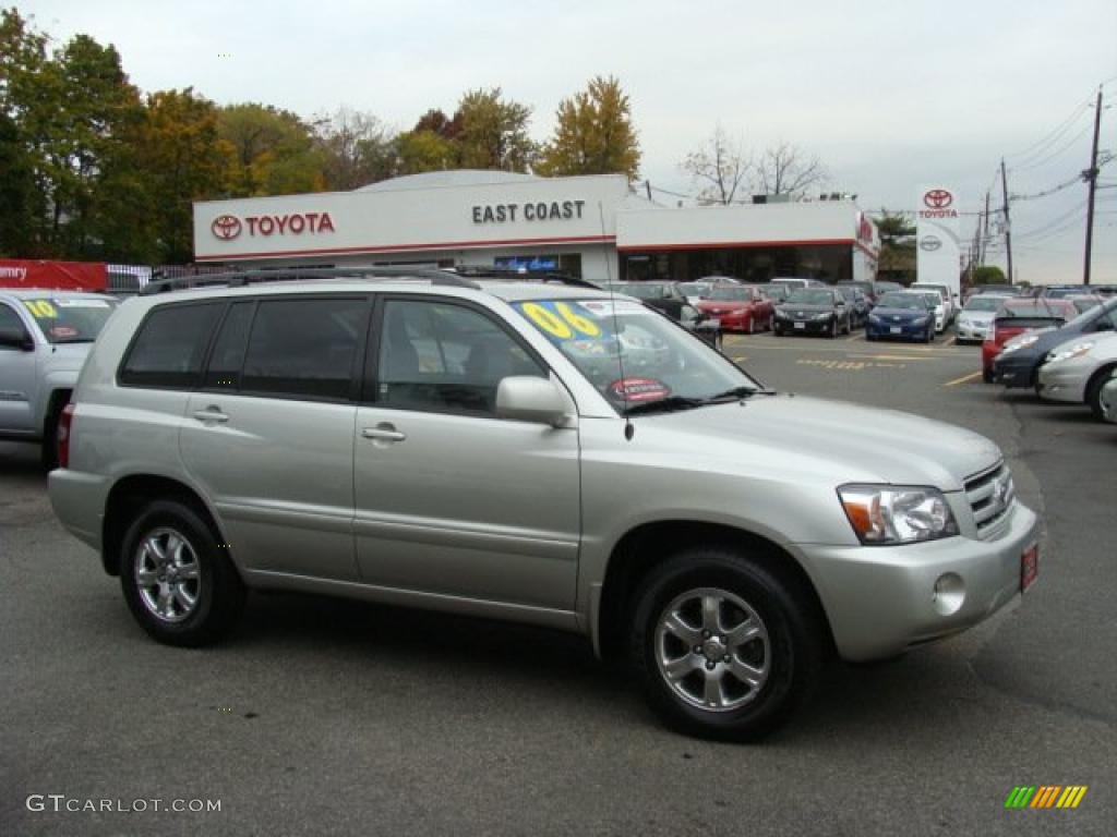 2006 Highlander V6 4WD - Millenium Silver Metallic / Ash Gray photo #1