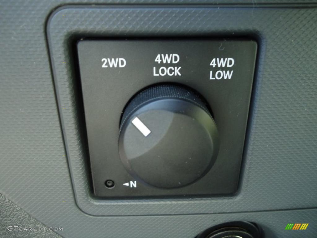 2007 Dodge Ram 1500 ST Regular Cab 4x4 Controls Photo #38727527