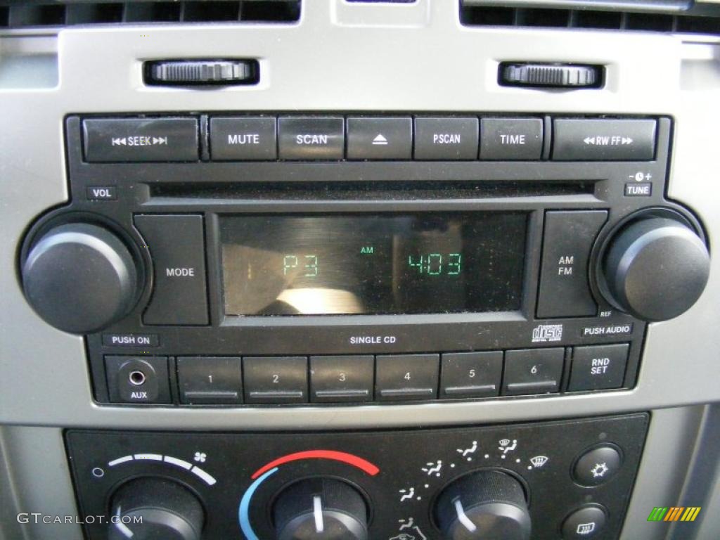 2007 Dodge Dakota SLT Quad Cab Controls Photo #38727863