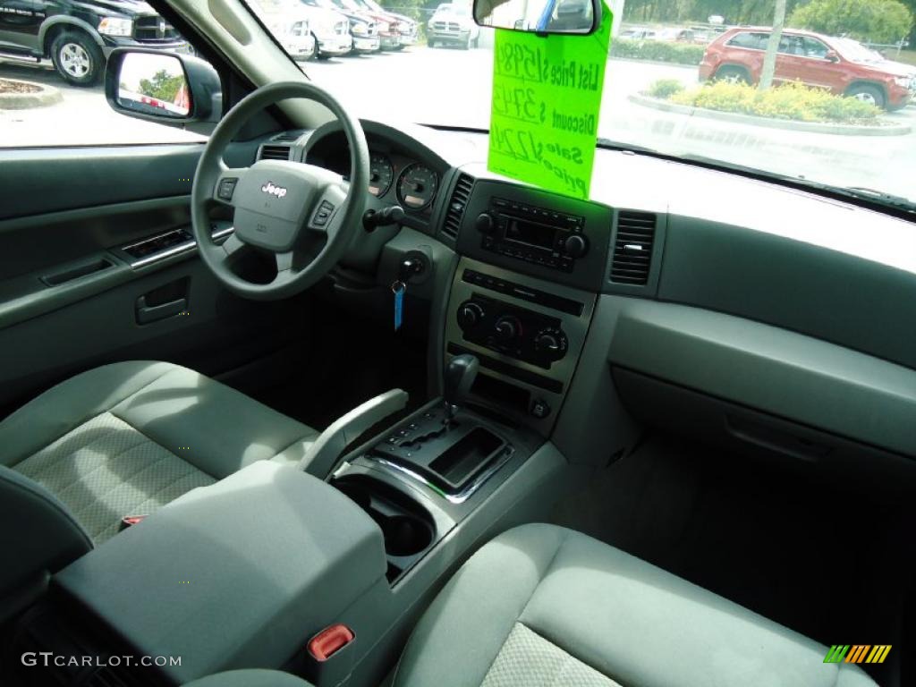 2005 Grand Cherokee Laredo - Midnight Blue Pearl / Medium Slate Gray photo #17