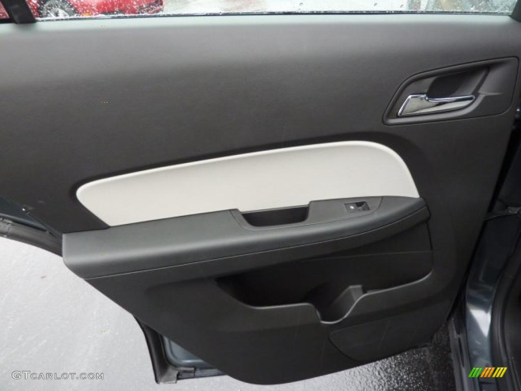 2011 Chevrolet Equinox LS AWD Light Titanium/Jet Black Door Panel Photo #38729215