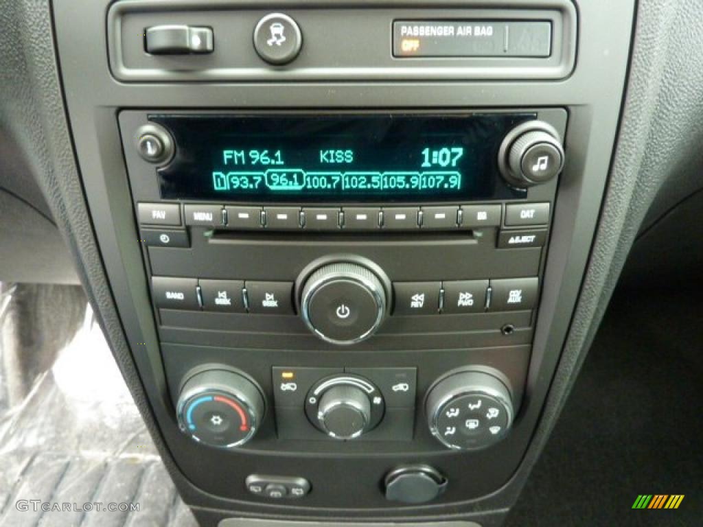 2011 Chevrolet HHR LS Controls Photo #38729515