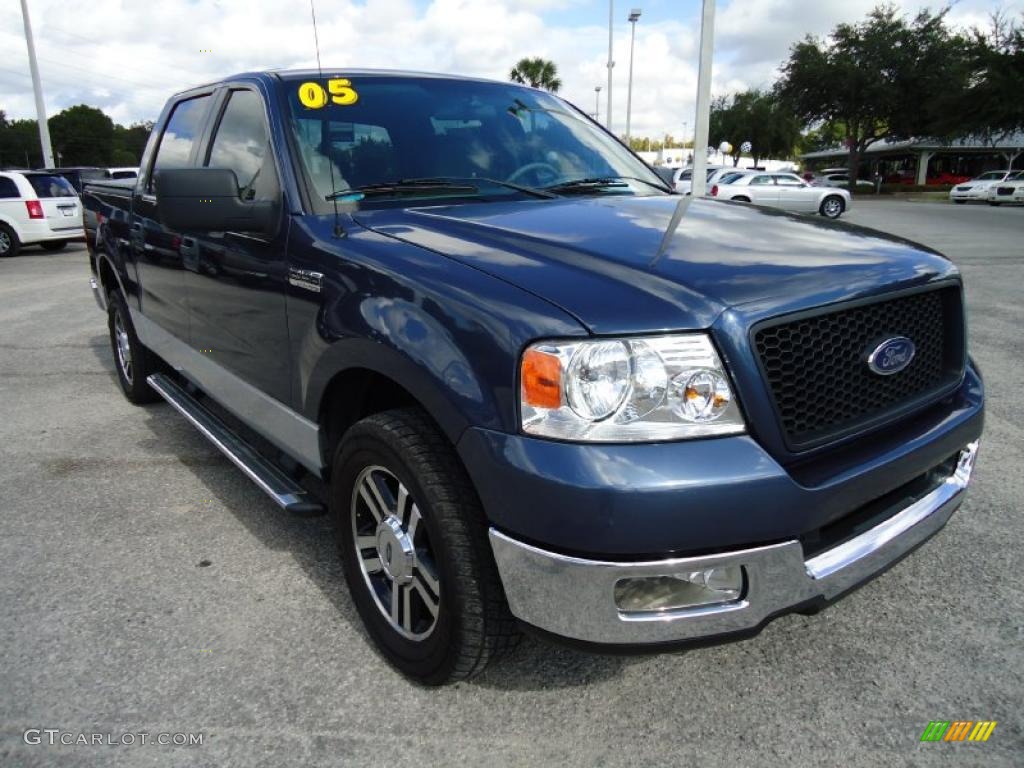 2005 F150 XLT SuperCrew - Medium Wedgewood Blue Metallic / Medium Flint/Dark Flint Grey photo #14