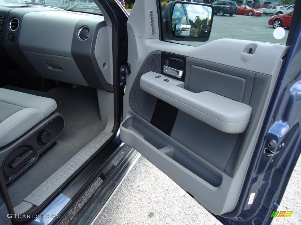 2005 F150 XLT SuperCrew - Medium Wedgewood Blue Metallic / Medium Flint/Dark Flint Grey photo #18