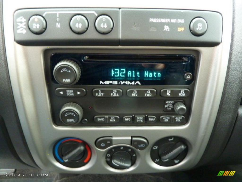 2011 Chevrolet Colorado LT Crew Cab 4x4 Controls Photo #38729799