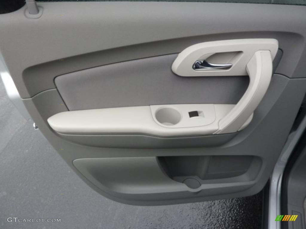 2011 Chevrolet Traverse LS Dark Gray/Light Gray Door Panel Photo #38730703