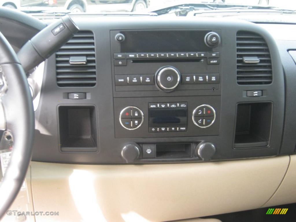 2008 Chevrolet Silverado 1500 LT Extended Cab Controls Photo #38730727
