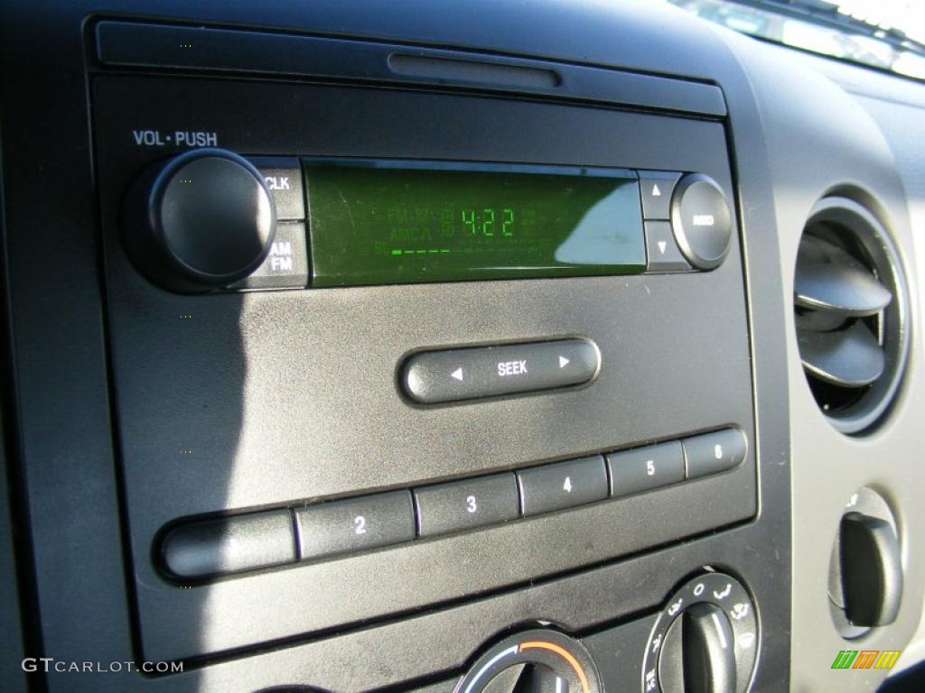2006 F150 XL Regular Cab - Oxford White / Medium Flint photo #20