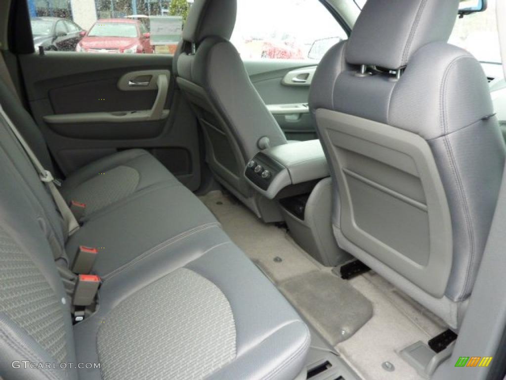 2011 Traverse LS - Cyber Gray Metallic / Dark Gray/Light Gray photo #9