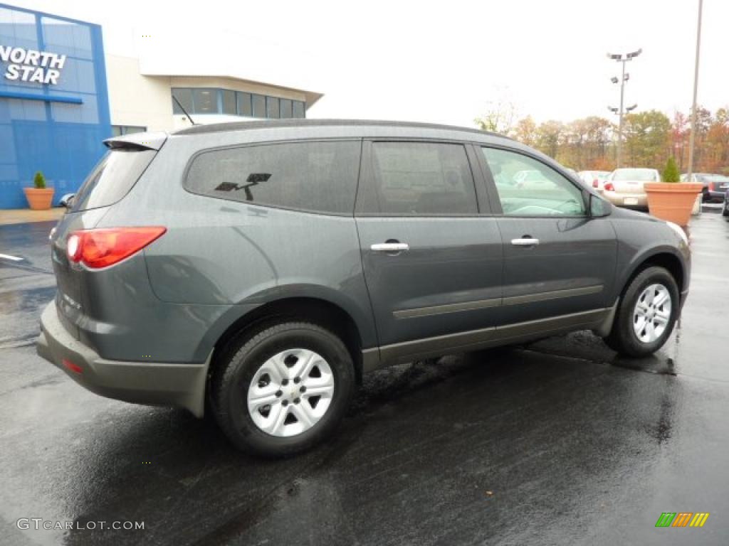 2011 Traverse LS - Cyber Gray Metallic / Dark Gray/Light Gray photo #10