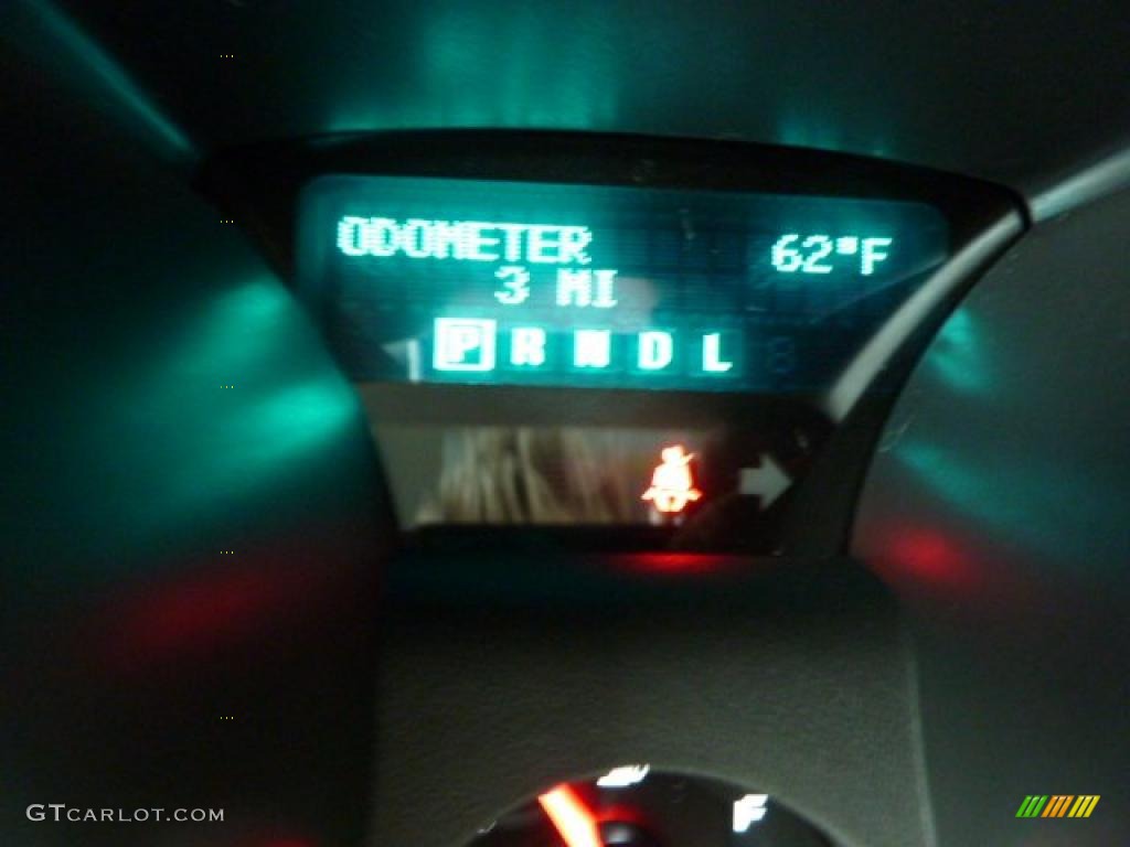 2011 Traverse LS - Cyber Gray Metallic / Dark Gray/Light Gray photo #20