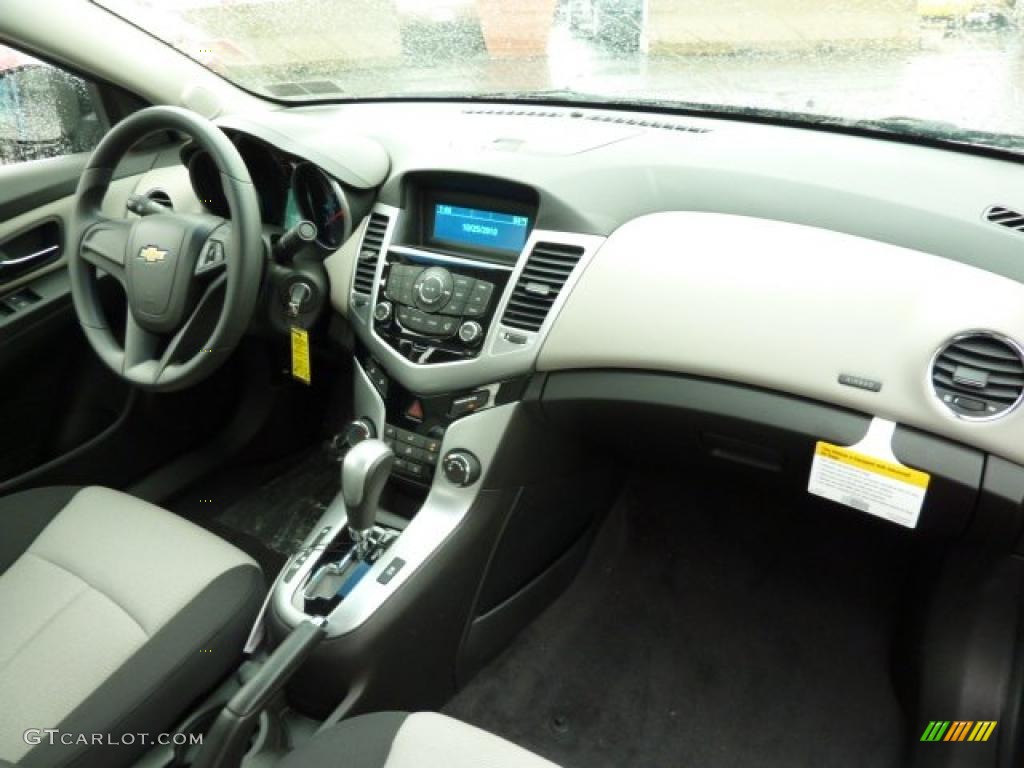 2011 Chevrolet Cruze LS dashboard Photo #38732447