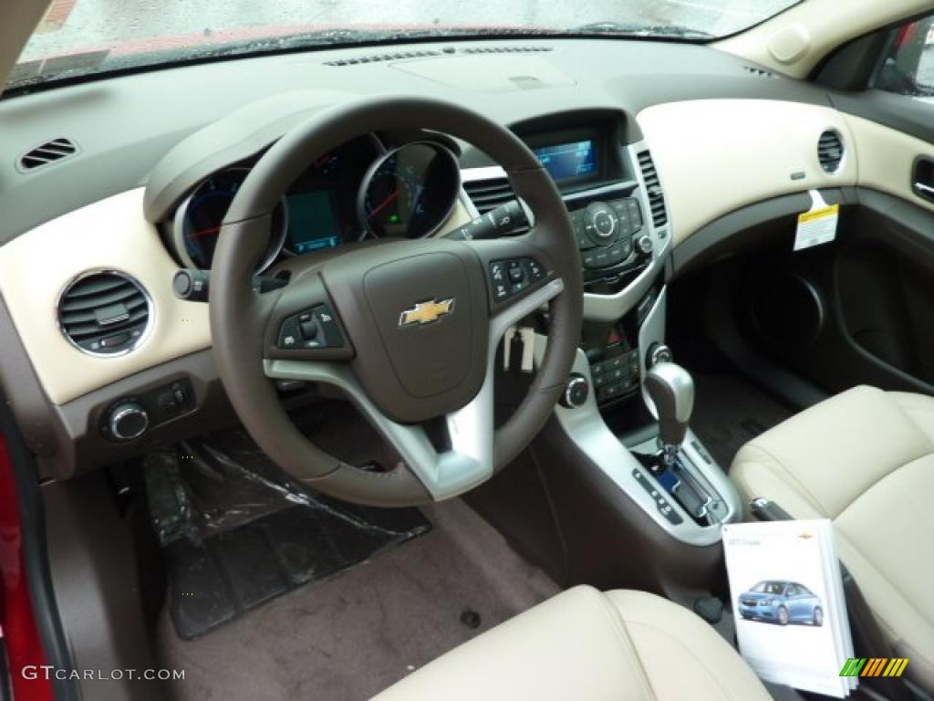 Cocoa/Light Neutral Leather Interior 2011 Chevrolet Cruze LT Photo #38732803