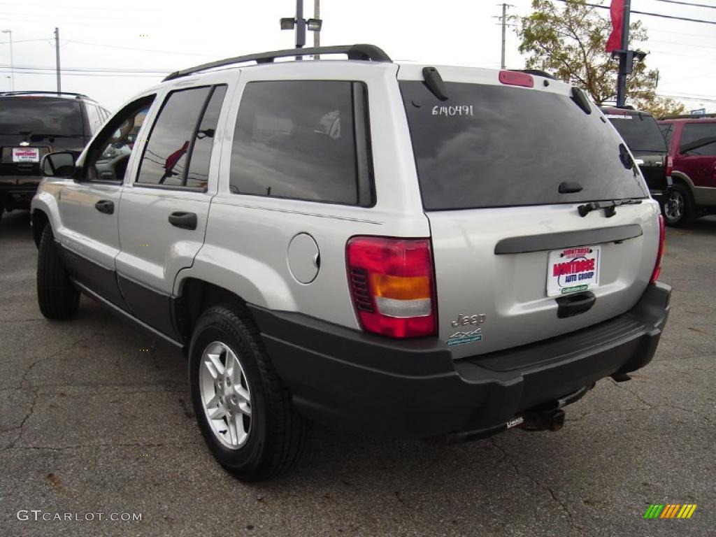 2004 Grand Cherokee Laredo 4x4 - Bright Silver Metallic / Dark Slate Gray photo #3