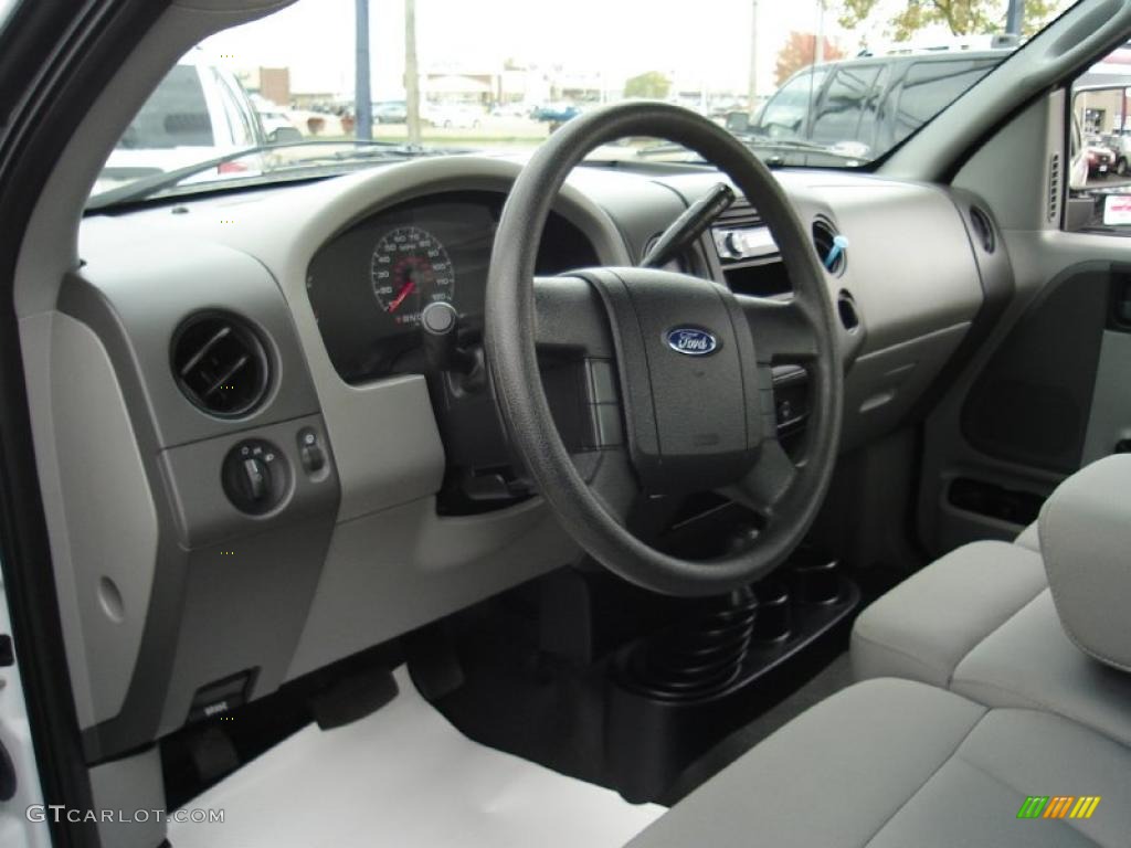 2008 Ford F150 XL Regular Cab 4x4 interior Photo #38735700