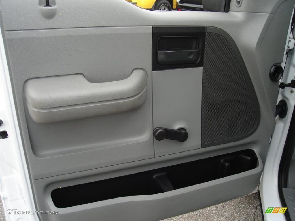 2008 Ford F150 XL Regular Cab 4x4 Medium/Dark Flint Door Panel Photo #38735796