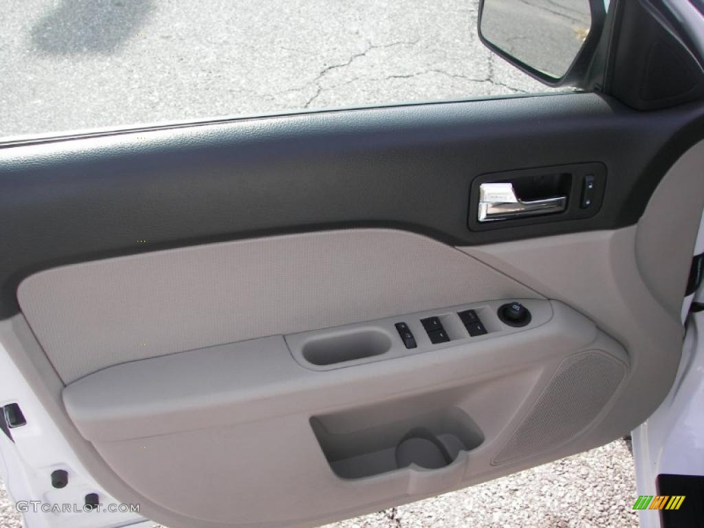 2007 Mercury Milan V6 Premier AWD Medium Light Stone/Dark Charcoal Door Panel Photo #38736100