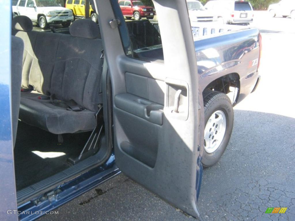 2002 Silverado 1500 LS Extended Cab 4x4 - Indigo Blue Metallic / Graphite Gray photo #15