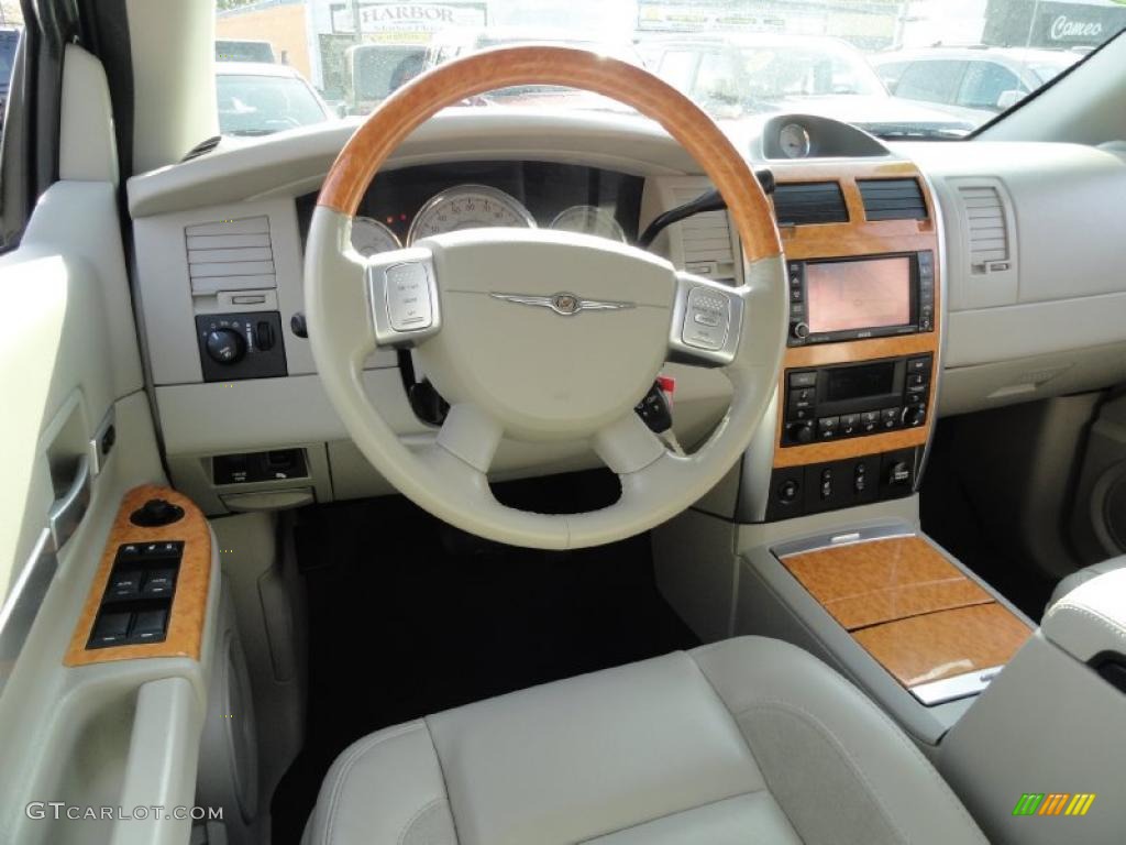 Light Graystone Interior 2008 Chrysler Aspen Limited 4WD Photo #38739111