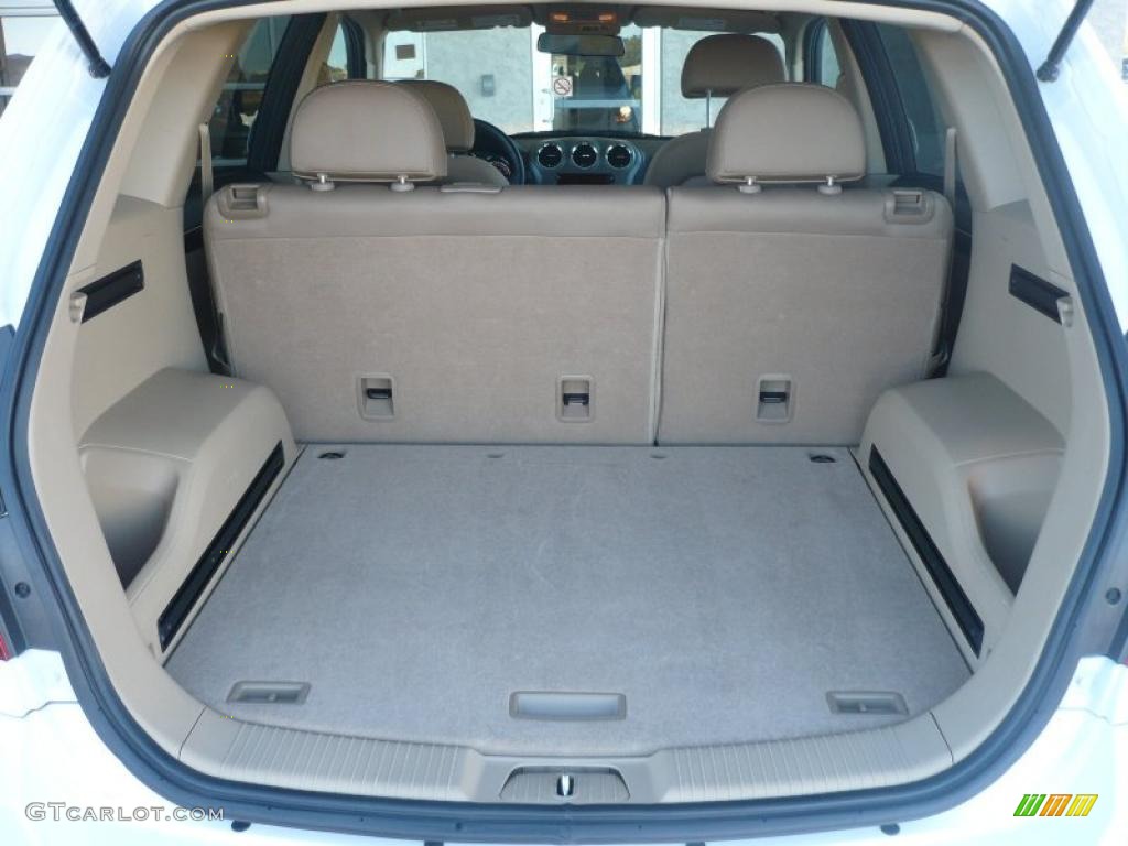 2010 Saturn VUE XR V6 AWD Trunk Photo #38739587