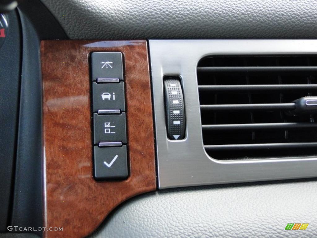 2007 GMC Sierra 1500 SLT Crew Cab Controls Photo #38740268