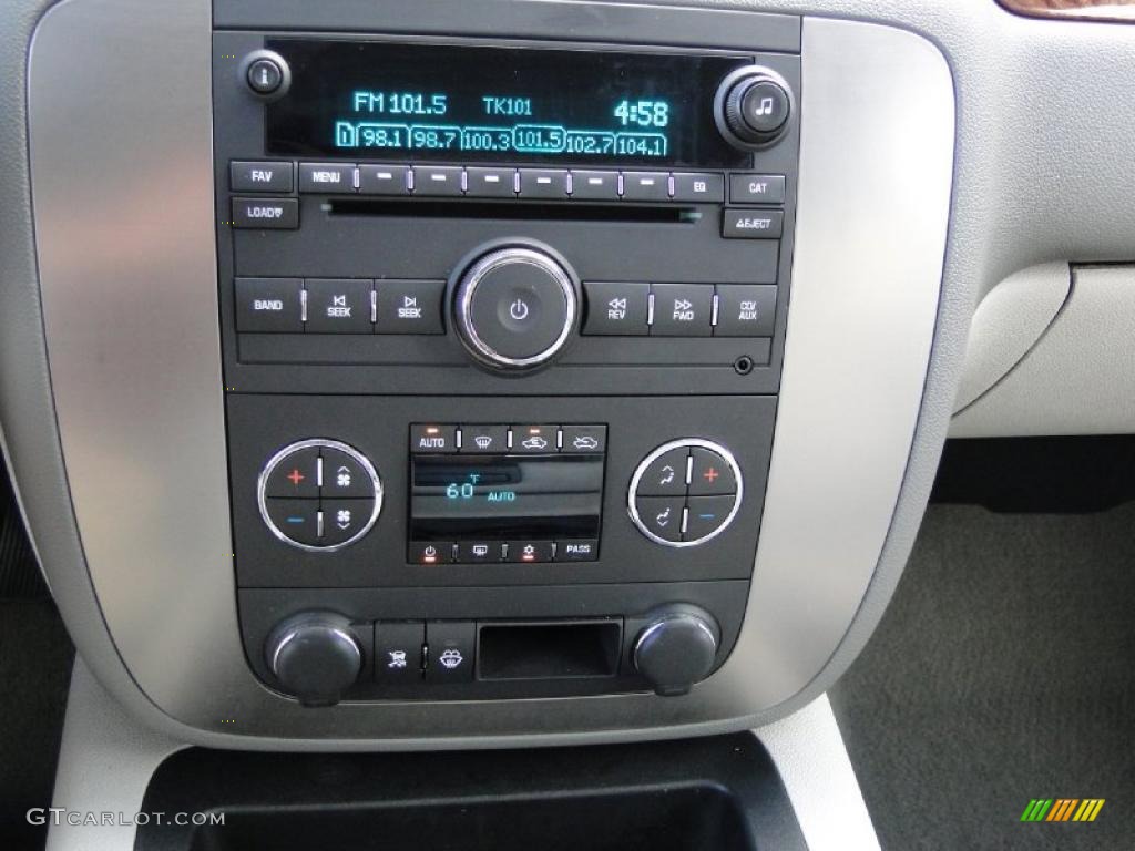 2007 GMC Sierra 1500 SLT Crew Cab Controls Photo #38740284