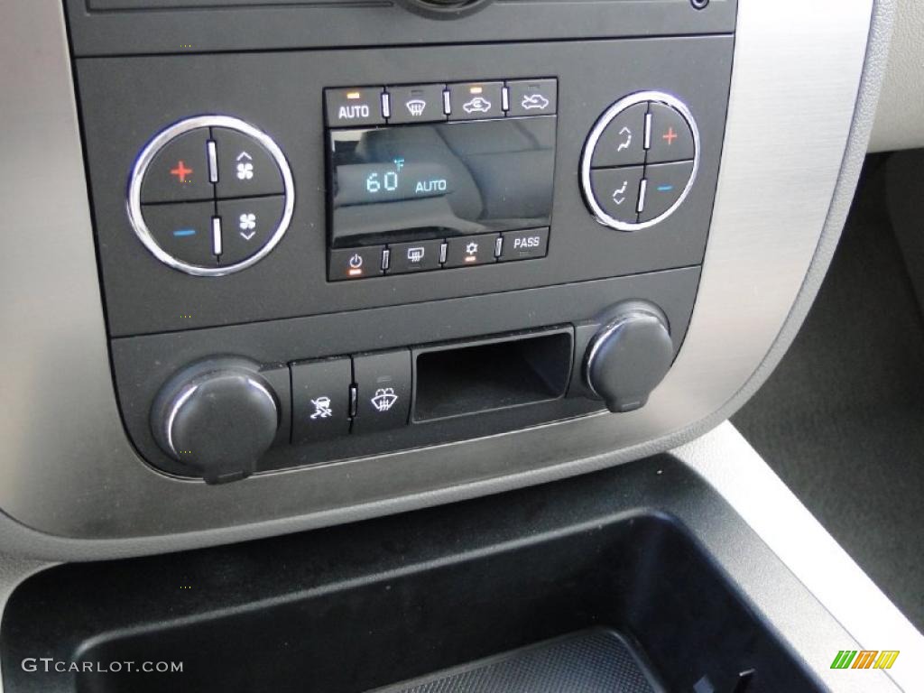 2007 GMC Sierra 1500 SLT Crew Cab Controls Photo #38740296