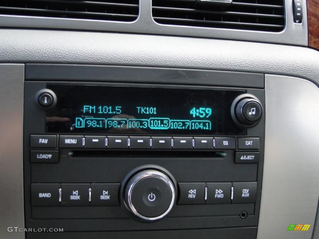 2007 GMC Sierra 1500 SLT Crew Cab Controls Photo #38740312