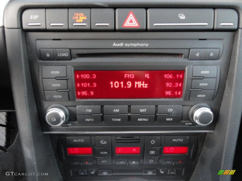 2011 Audi A4 2.0T quattro Sedan Controls Photo #38740584