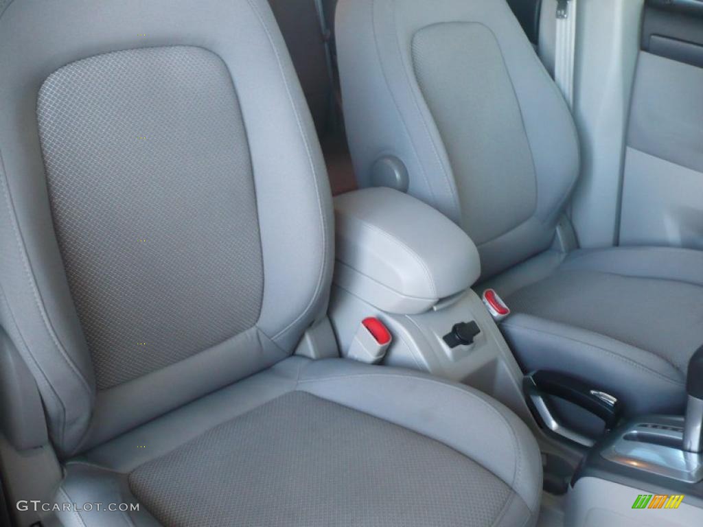 2010 VUE XR - Crystal Red Tintcoat / Gray photo #11