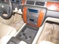 Light Cashmere/Ebony Controls Photo for 2007 Chevrolet Suburban #38741924